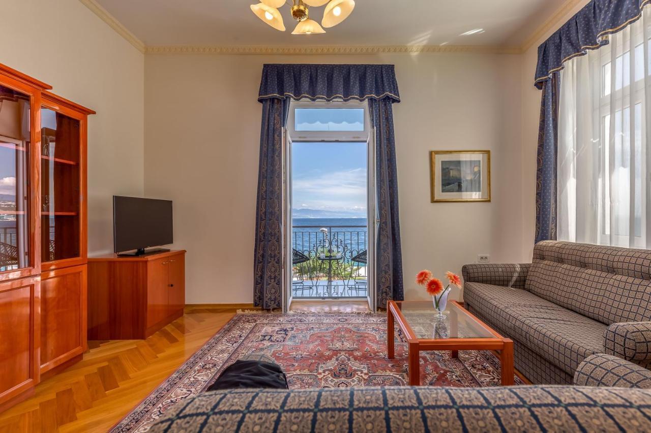 Hotel Galeb أوباتيا المظهر الخارجي الصورة