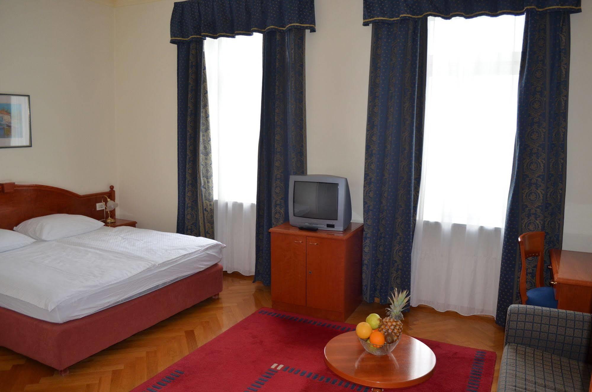 Hotel Galeb أوباتيا المظهر الخارجي الصورة