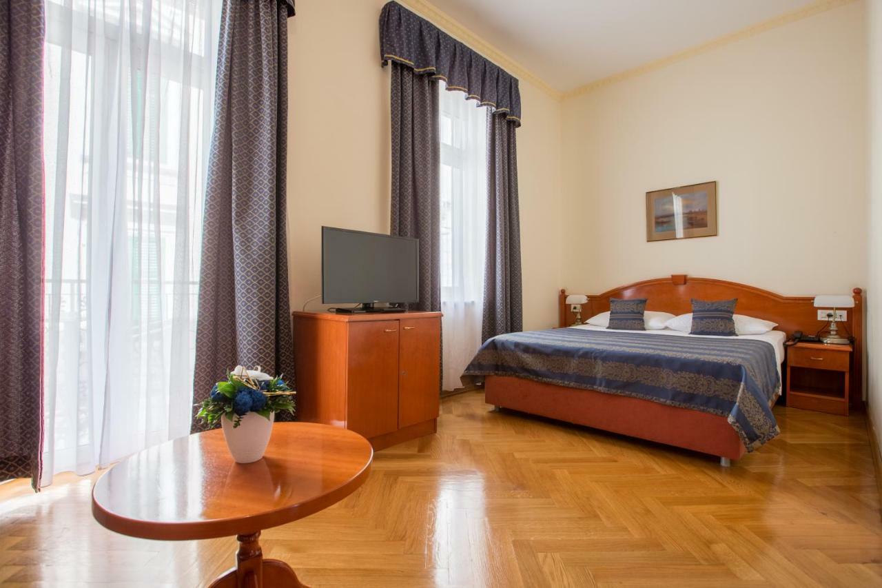 Hotel Galeb أوباتيا المظهر الخارجي الصورة