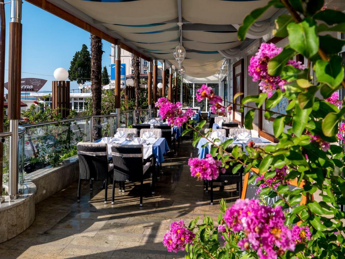 Hotel Galeb أوباتيا المظهر الخارجي الصورة